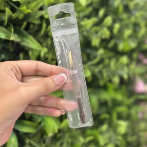 Pinza para cejas dorada